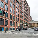 Fort Point Studio W Wd Nr S Station Bos-564