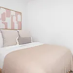Brighton Studio W Wd Doorman Nr T Dining Bos-321