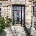 Private Room In Shared Apartment In Brookline