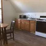 Cozy 2 Bedroom Private Apartment