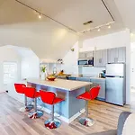 3Br Victorian Getaway With Loft, Near The Bay Holiday home Boston