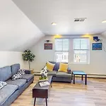3Br Victorian Getaway With Loft, Near The Bay Boston