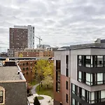 Stunning S End Studio Bos-691