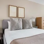 Back Bay Studio W Gym Wd Nr Restaurants Bos-867