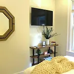 Apartment Luxury - Pet Friendly 3bd, 3ba South End
