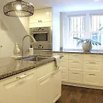Apartment Luxury - Pet Friendly 3bd, 3ba South End