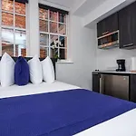Modern In Historic - Garden Unit #4