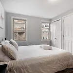 Holiday home Heart Of Southie - Hot Tub + Walk To Bars