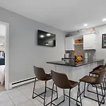 Heart Of Southie - Hot Tub + Walk To Bars