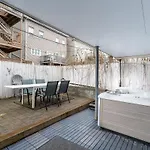 Holiday home Heart Of Southie - Hot Tub + Walk To Bars