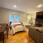 Boston Town House Apartment