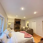 Boston Town House Apartment