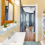 3Br Victorian Getaway With Loft, Near The Bay *