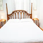 Modern Beautiful Apartment-5 Beds-Full Kitchen-Parking-Super Clean-Great For Groups