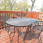 Apartment Modern Beautiful Apartment-5 Beds-full Kitchen-parking-super Clean-great For Groups *