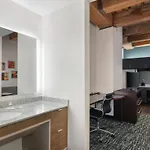 Hotel By Marriott Downtown Seaport 3*