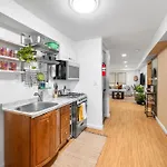 Modern 2 Bed Apt Mins To Fenway 5 Min To Train