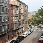 Entire Apt Near Wharf