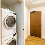 Apt In Downtown Seaport