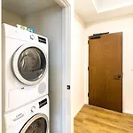 Modern Apt With City Views