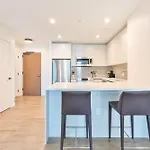 Luxury With Kitchen And Pool Boston