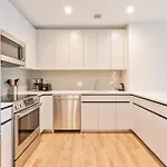 Luxury With Kitchen And Pool * Boston