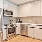Luxury With Kitchen And Pool * Boston