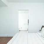 Back-bay 2br Penthouse W Roof And Gym