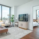 Back-bay 2br Penthouse W Roof And Gym Apartment *