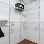 Back-bay 2br W Roof Gym Parking Apartment Boston