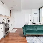 Apartment Back-bay 2br W Roof Gym Parking Boston