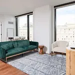 Back-bay 2br W Roof Gym Parking Apartment *