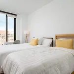 Back-bay 2br W Roof Gym Parking Apartment *