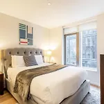 Modern Apt With Gym And Pool