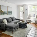 Enjoy Private Patio On Montgomery Park