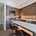 Luxury Apt In Heart Of Back Bay