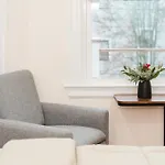 76-2 5Br Cozy Apartment In Boston