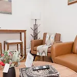 Apartment 76-2 5br Cozy In