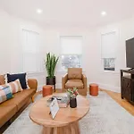 76-2 5br Cozy In Apartment
