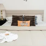 Apartment 76-2 5br Cozy In