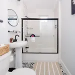 76-2 5br Cozy In Apartment