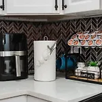 76-2 5br Cozy In Apartment *
