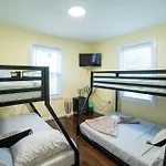 Apartment 30-1 - 4br - Cozy Near Geneva Cliffs Boston