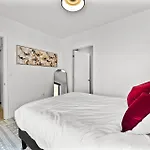 Furnished Apartment In South Boston