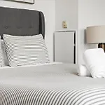 Furnished Loft Style In Southend Apartment *