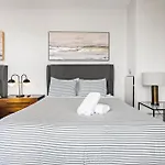 Furnished Loft Style In Southend Apartment