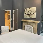Premier Bay Village Aparthotel Boston