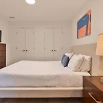 Gorgeous With Kitchen With Gym Apartment