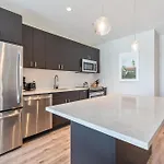 Apartment Bright Downtown With Gym *