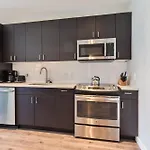 Apartment Bright Downtown With Gym *